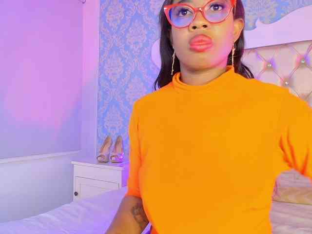 CaseyMoons webcam
