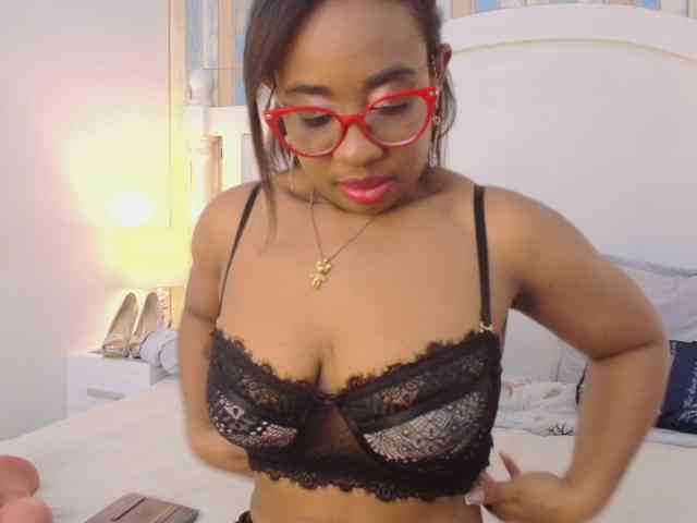 CaseyMoons webcam