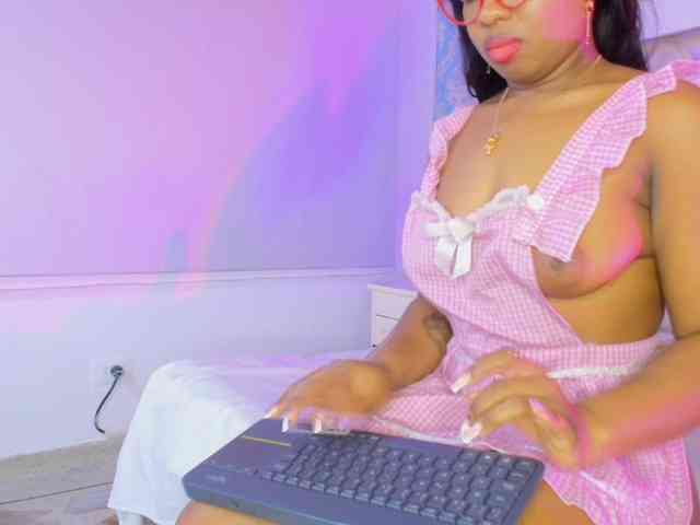 CaseyMoons webcam