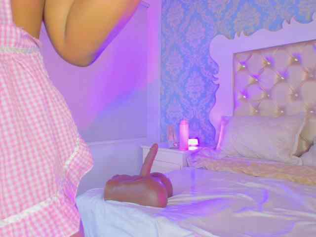 CaseyMoons webcam