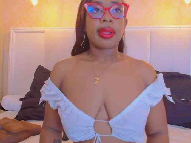 CaseyMoons webcam