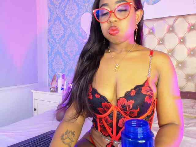 CaseyMoons webcam