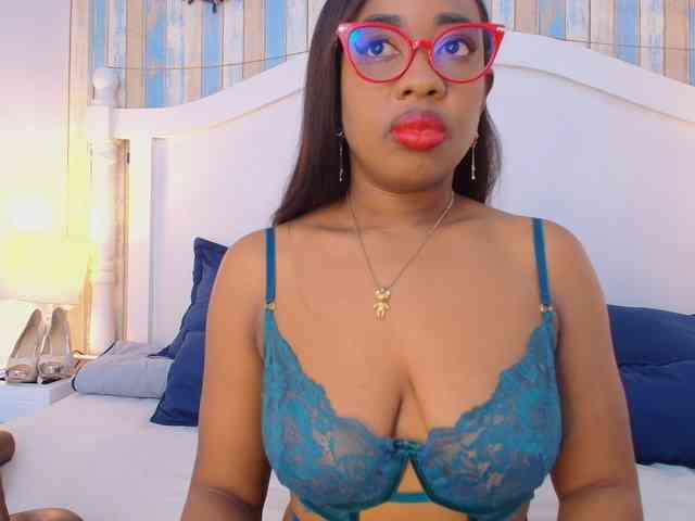 CaseyMoons Live Webcam on BongaCams