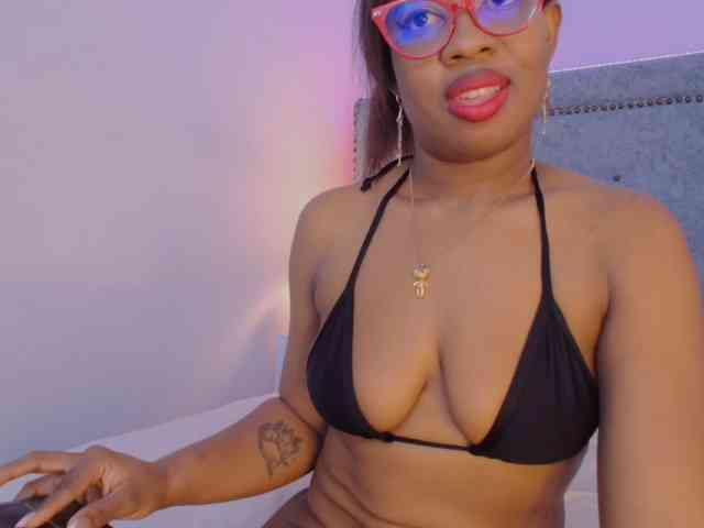 CaseyMoons webcam
