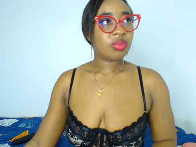 CaseyMoons webcam