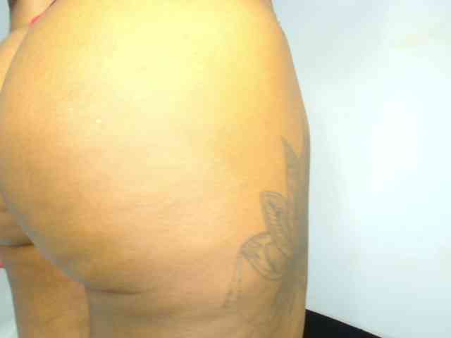 Modelo: CaseyMoons