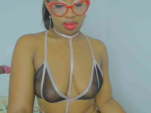 CaseyMoons webcam