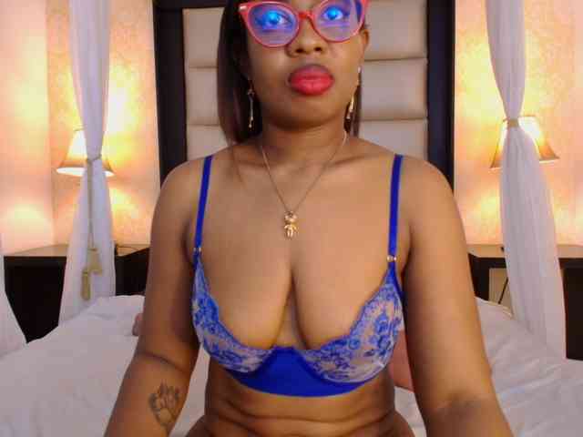 CaseyMoons webcam