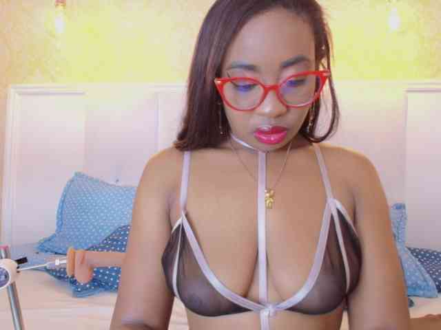 CaseyMoons webcam