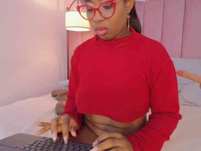 CaseyMoons webcam
