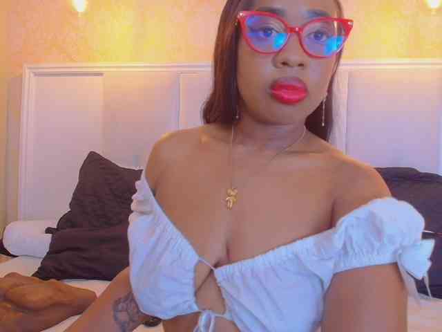 CaseyMoons webcam