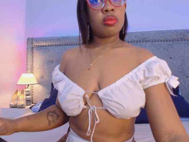 CaseyMoons webcam