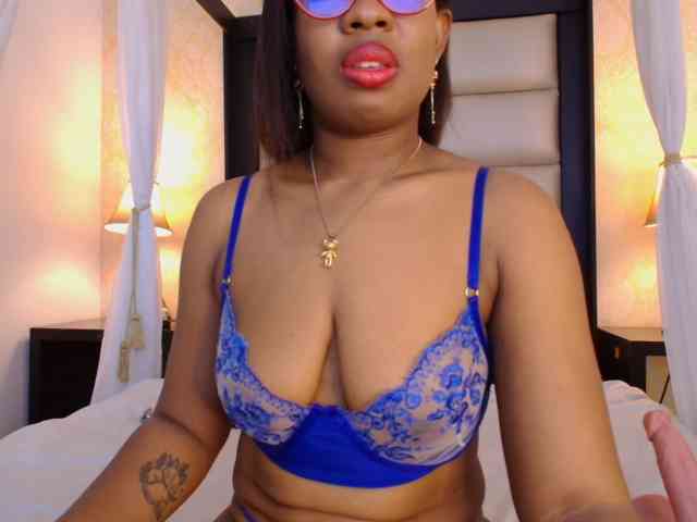 CaseyMoons webcam