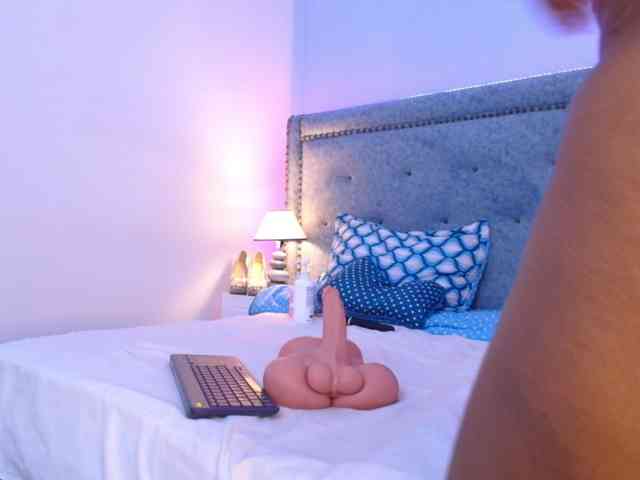 CaseyMoons webcam