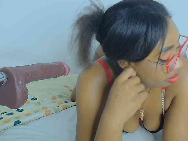 Modelo: CaseyMoons