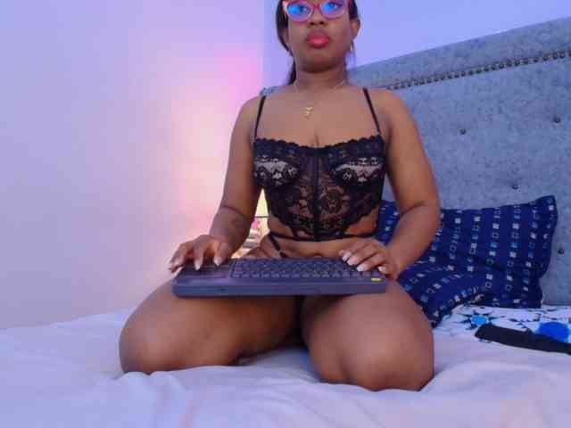 CaseyMoons webcam