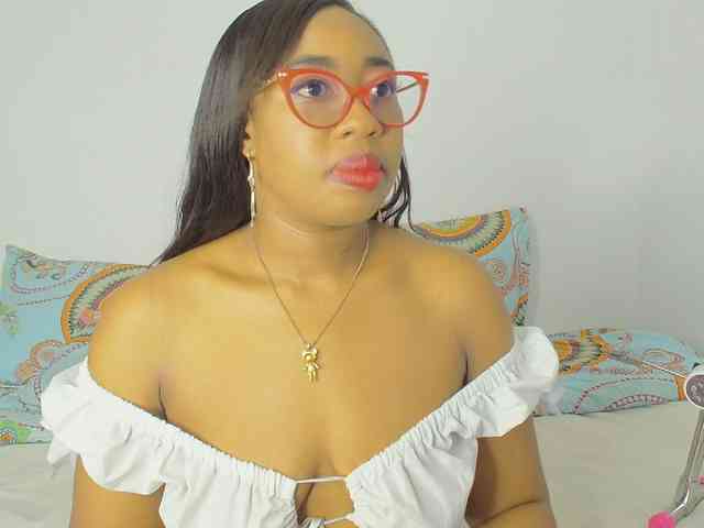 CaseyMoons webcam
