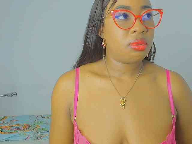 CaseyMoons webcam