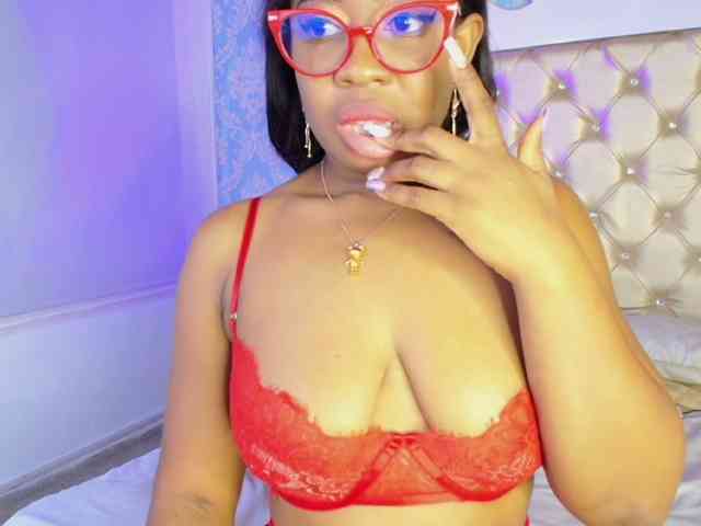 Modelo: CaseyMoons