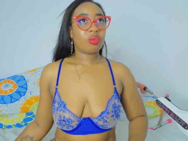 CaseyMoons webcam