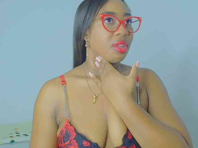 CaseyMoons webcam
