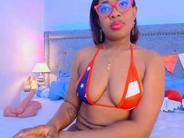 CaseyMoons webcam
