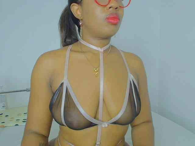 CaseyMoons webcam