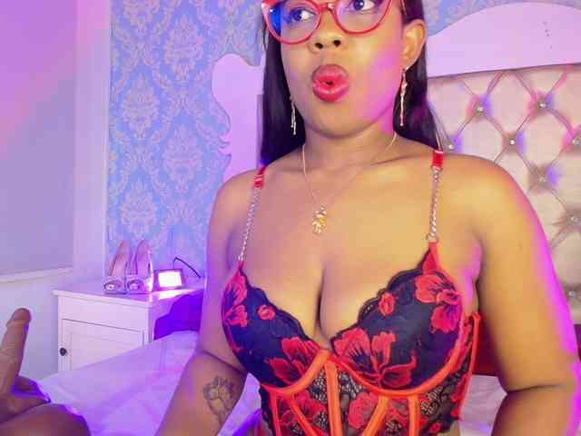 CaseyMoons webcam