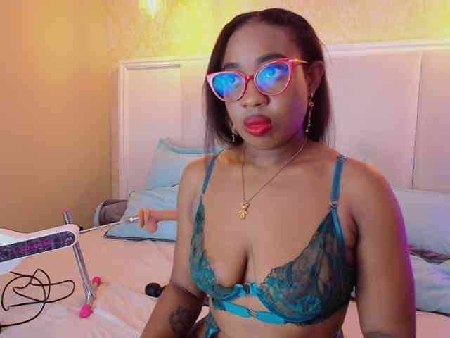 CaseyMoons webcam