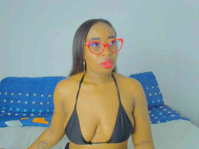 CaseyMoons webcam
