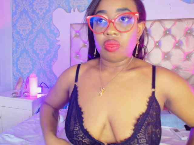 CaseyMoons webcam
