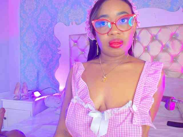 CaseyMoons webcam