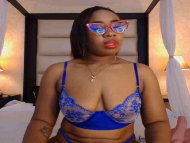 CaseyMoons webcam