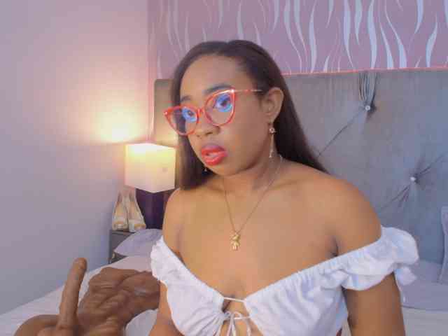 CaseyMoons webcam