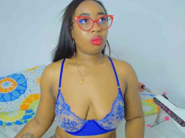 CaseyMoons webcam