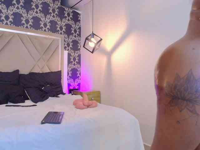 CaseyMoons webcam