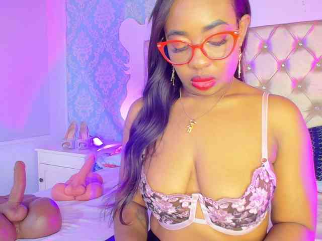 CaseyMoons Live Webcam on BongaCams