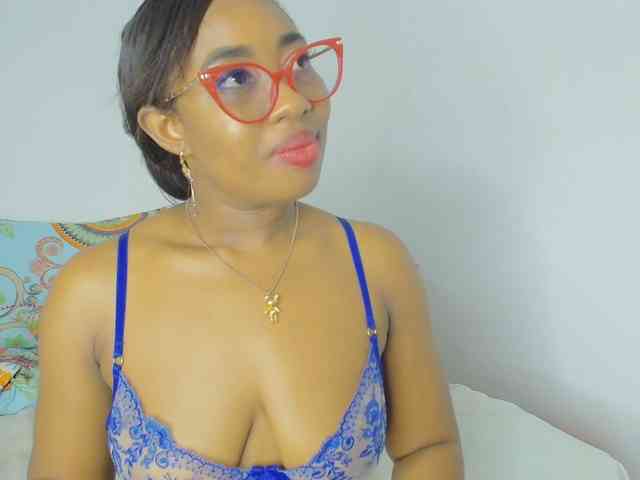 CaseyMoons webcam