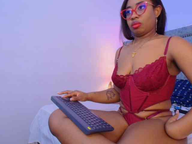 CaseyMoons webcam