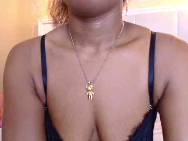 Modelo: CaseyMoons