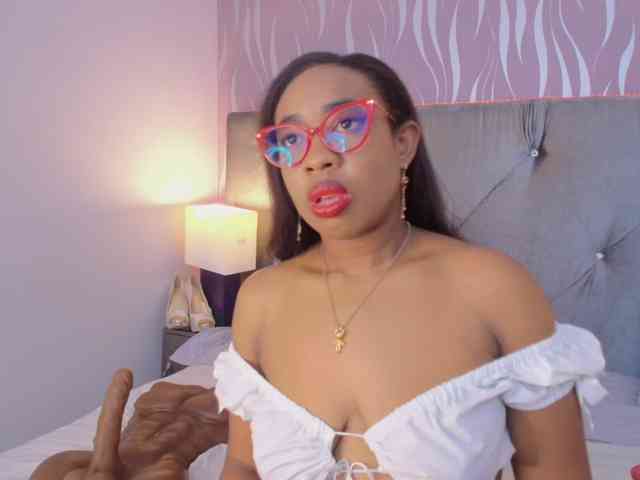 CaseyMoons webcam