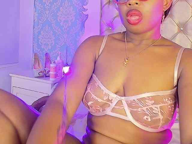 CaseyMoons webcam