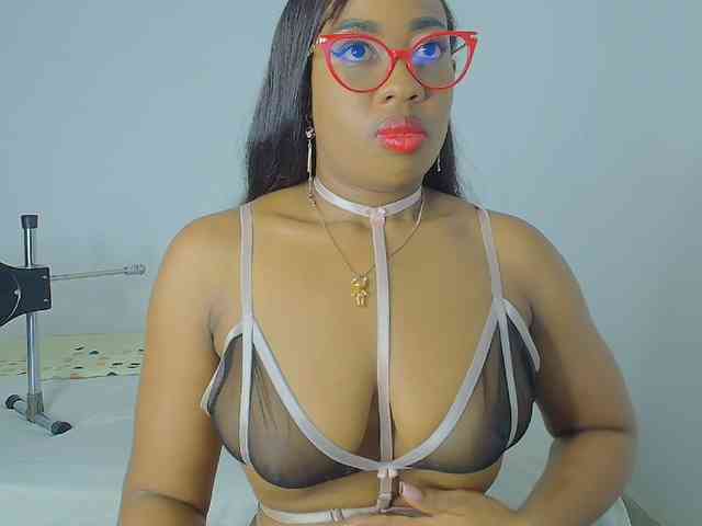 CaseyMoons webcam
