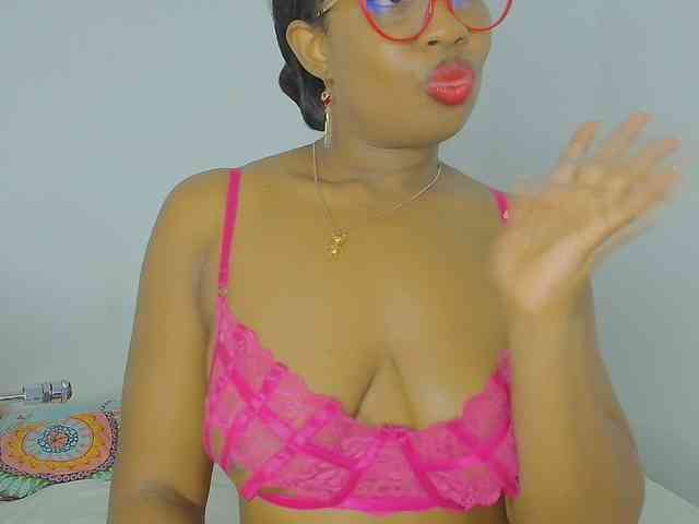 CaseyMoons webcam