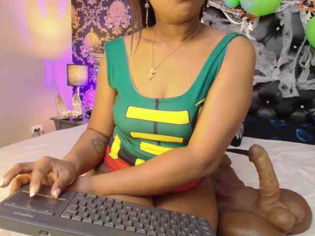 Modelo: CaseyMoons