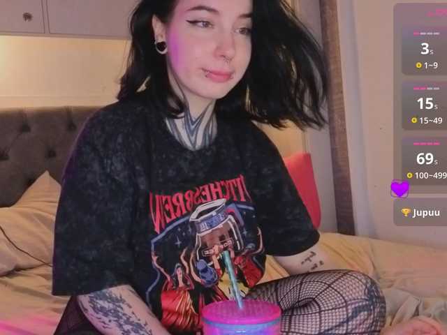 Vivi-Squirrel live cam on BongaCams