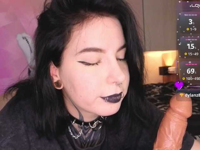 Vivi-Squirrel live cam on BongaCams