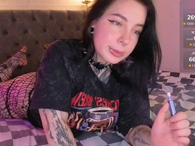 Vivi-Squirrel live cam on BongaCams