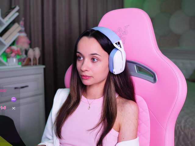 JuicyAngel live webcam show