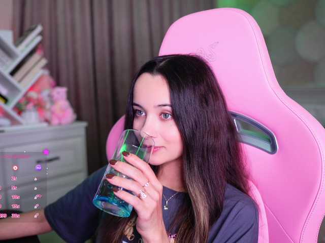 JuicyAngel live cam preview